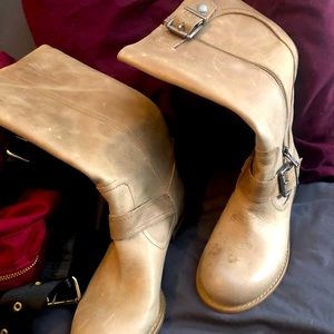 Boots tan kinda distressed look